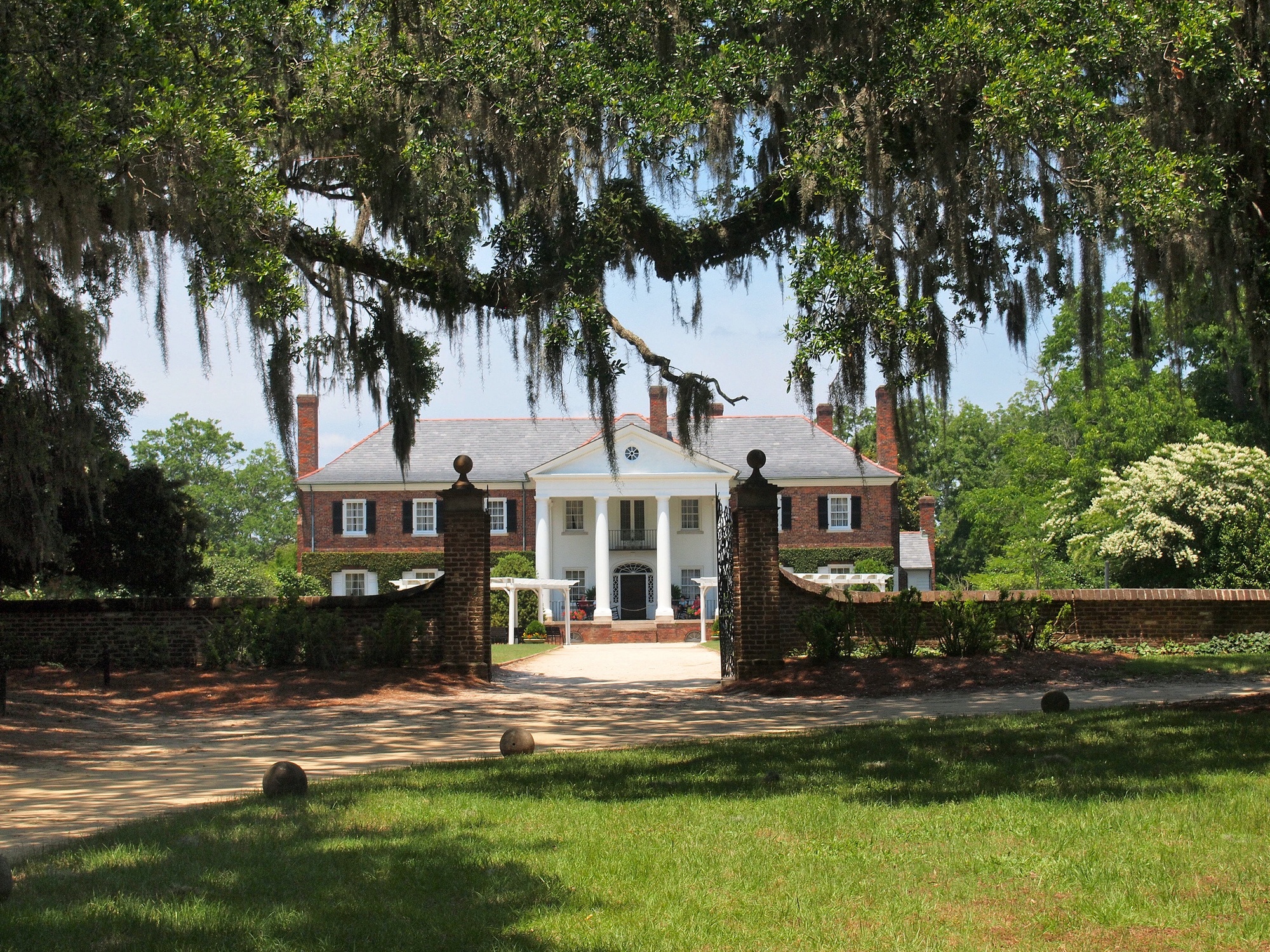 Feature image Boone Hall Plantation house