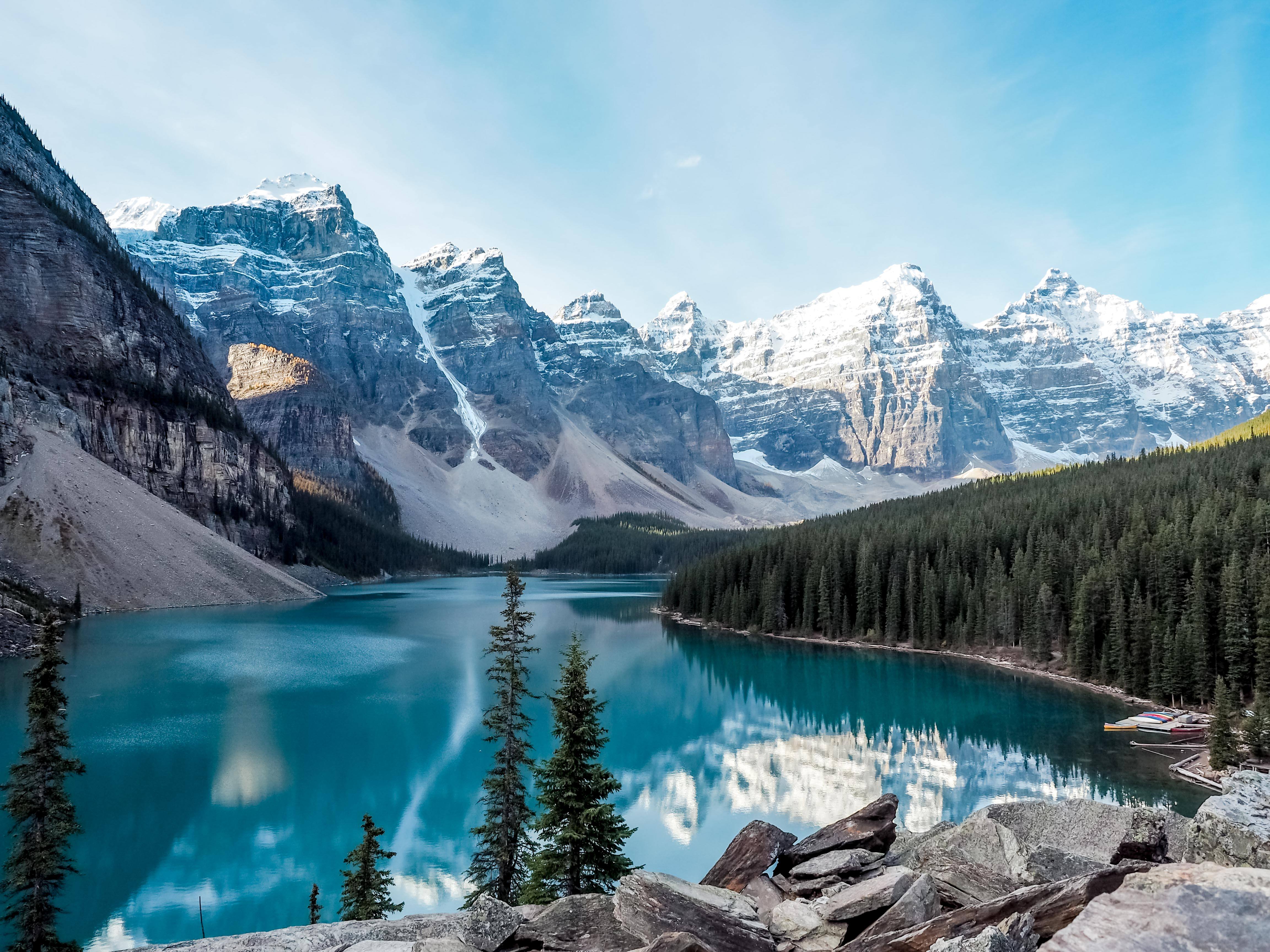 Feature image Moraine Lake in Banff National Park
