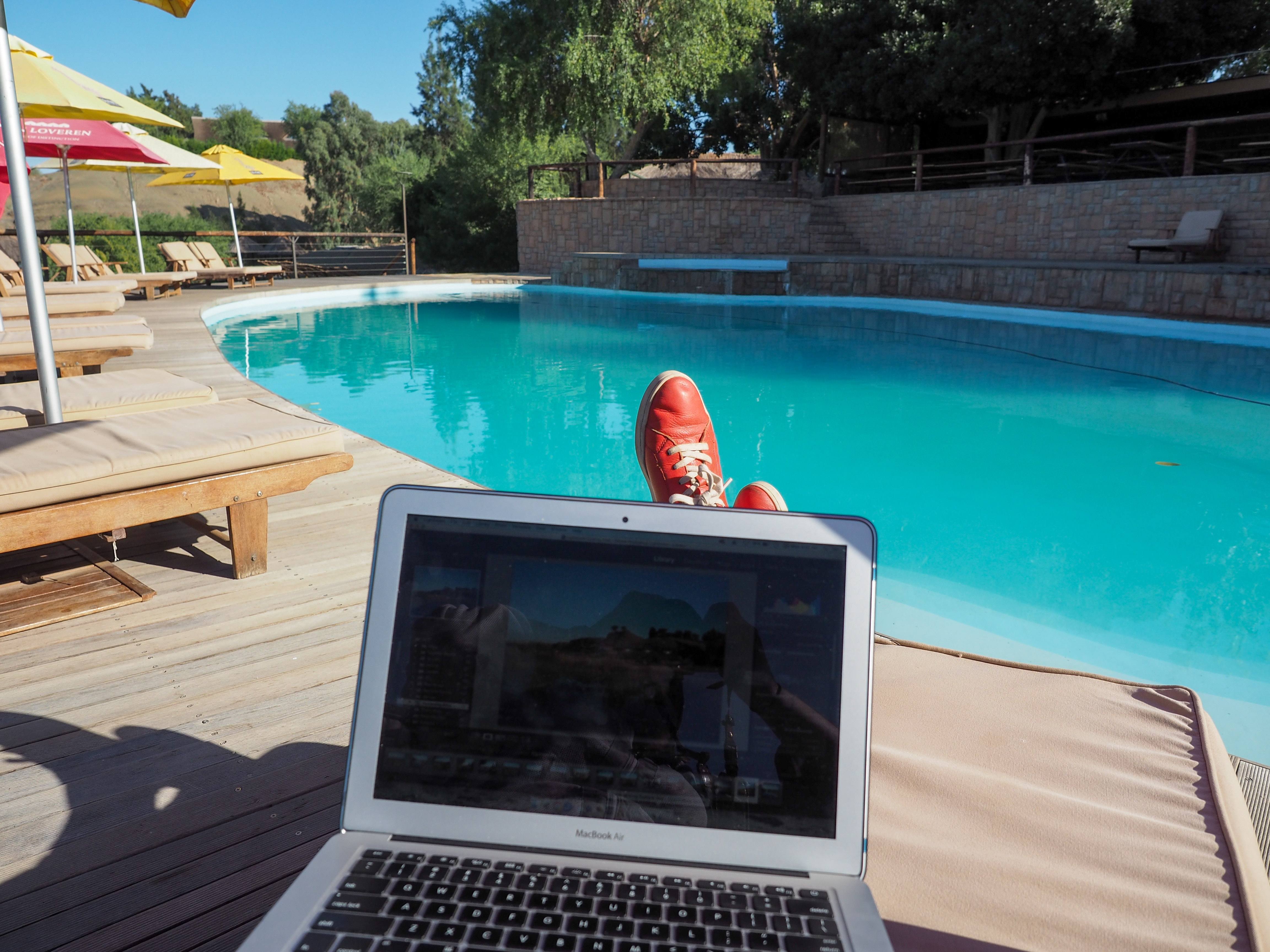 Feature image Digital nomad