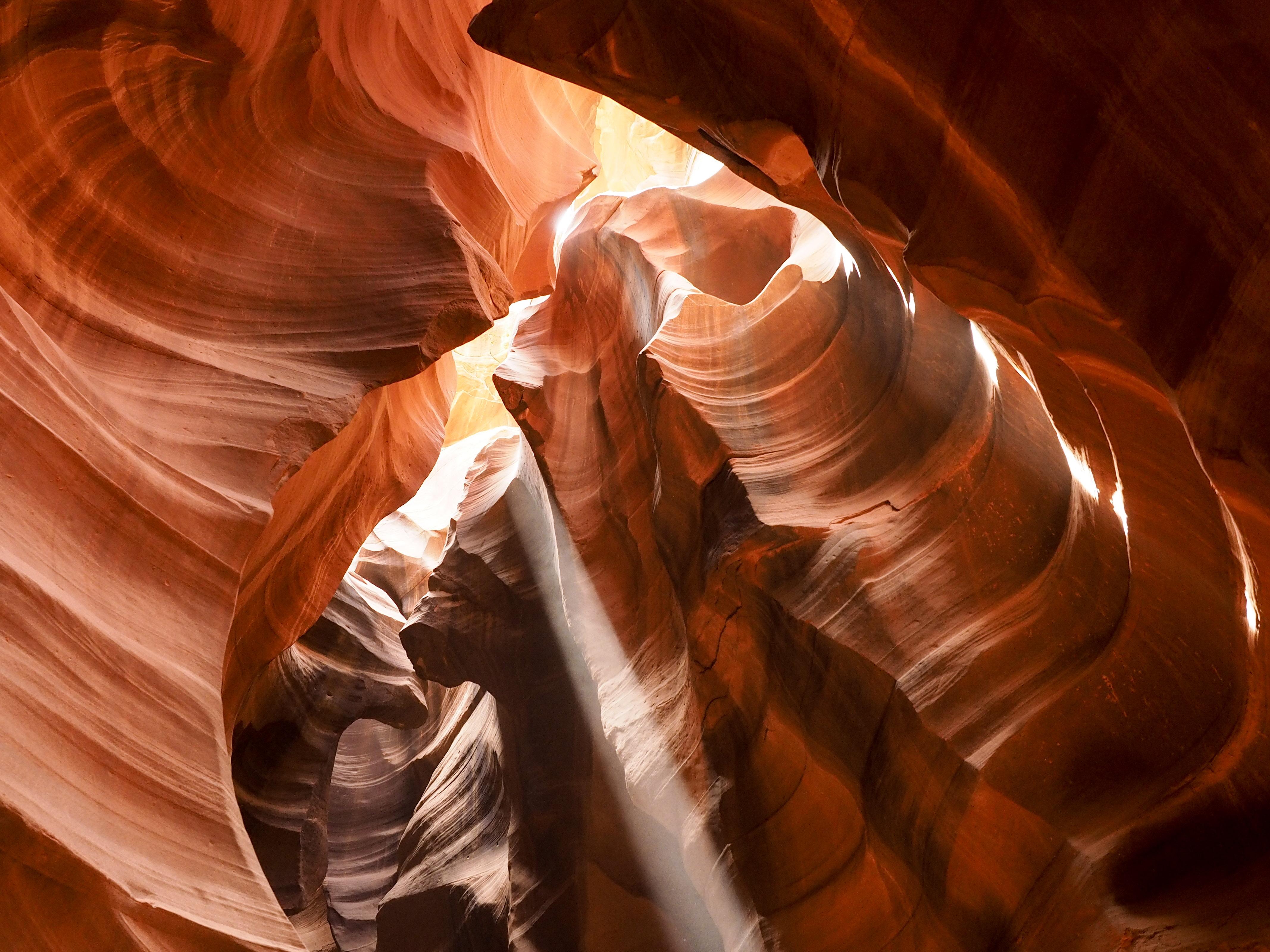 Feature image Upper Antelope Canyon