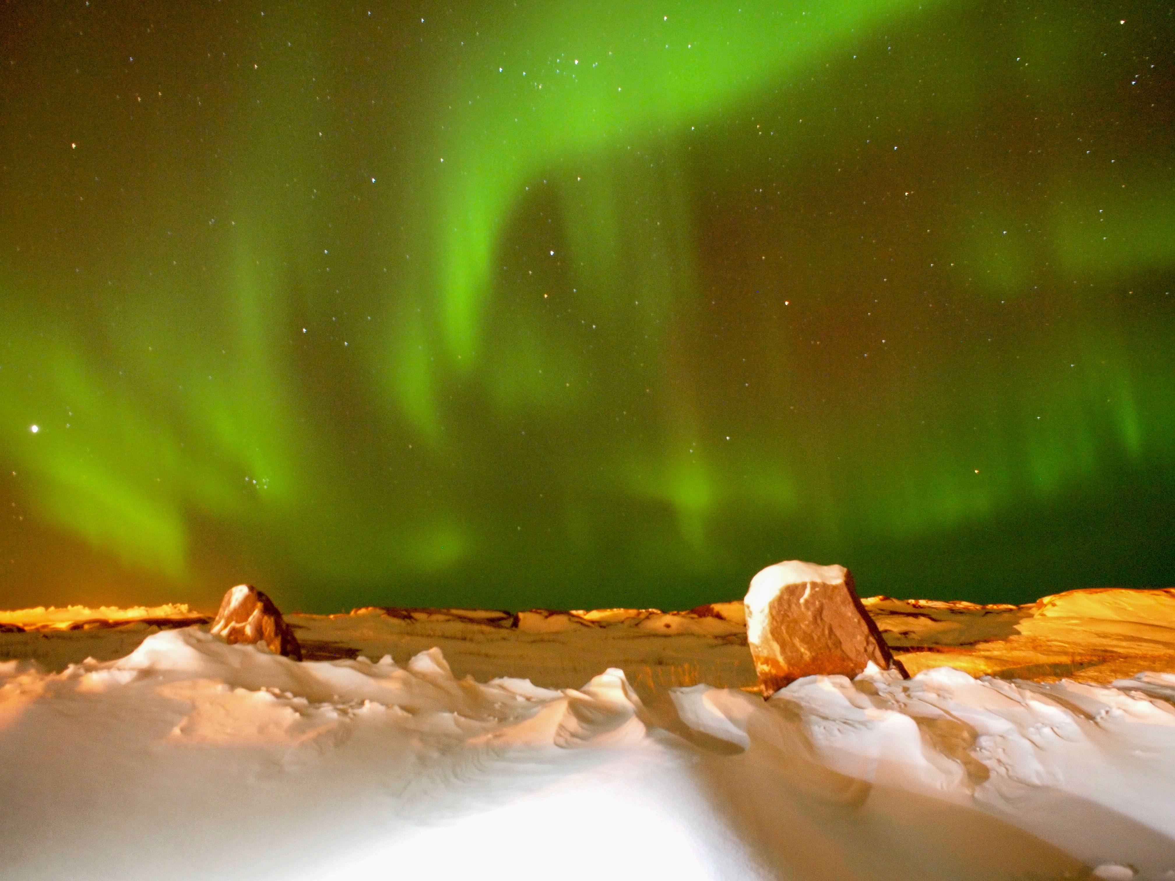 Feature image Northern Lights lies