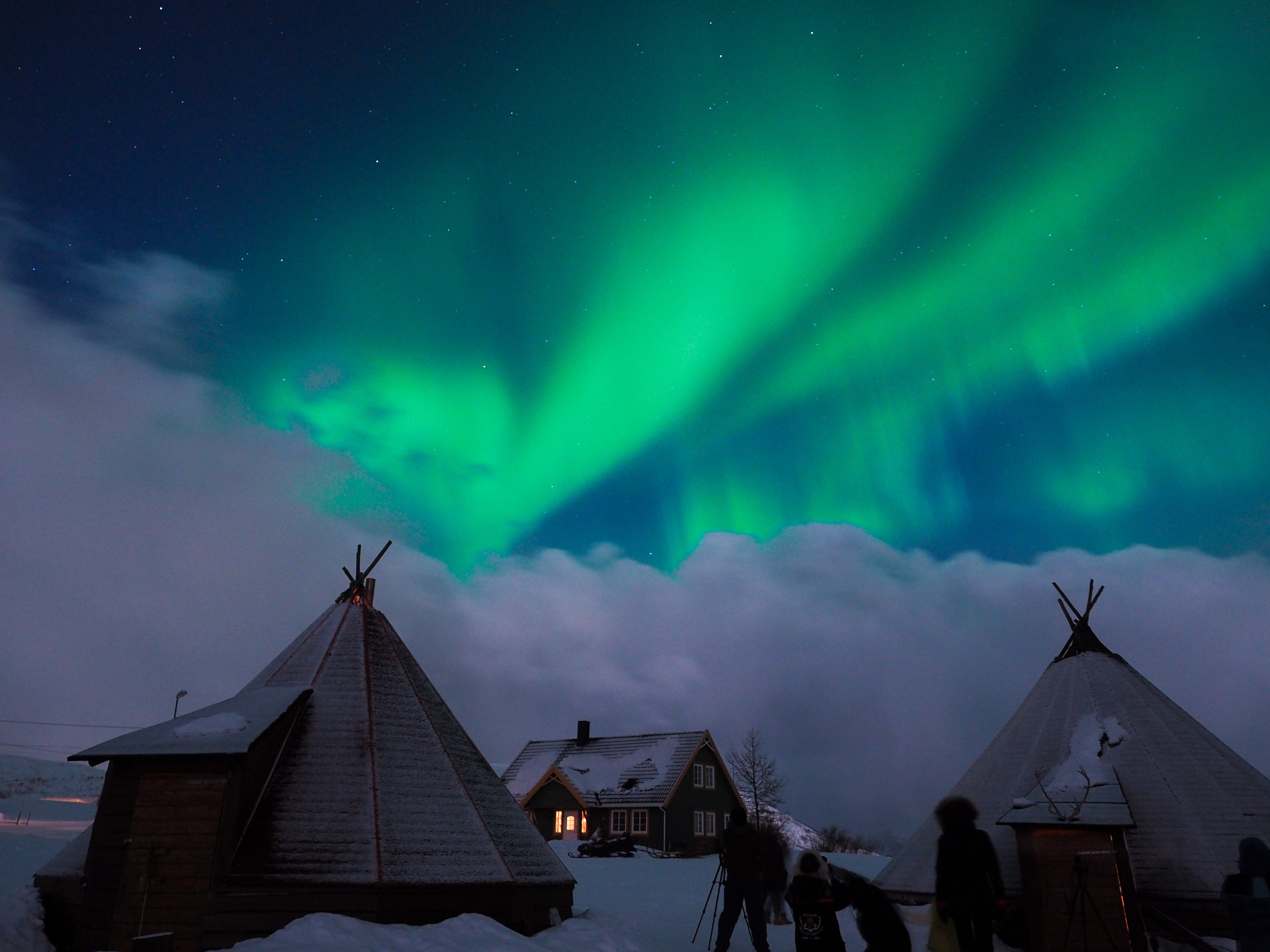Feature image Northern Lights lies