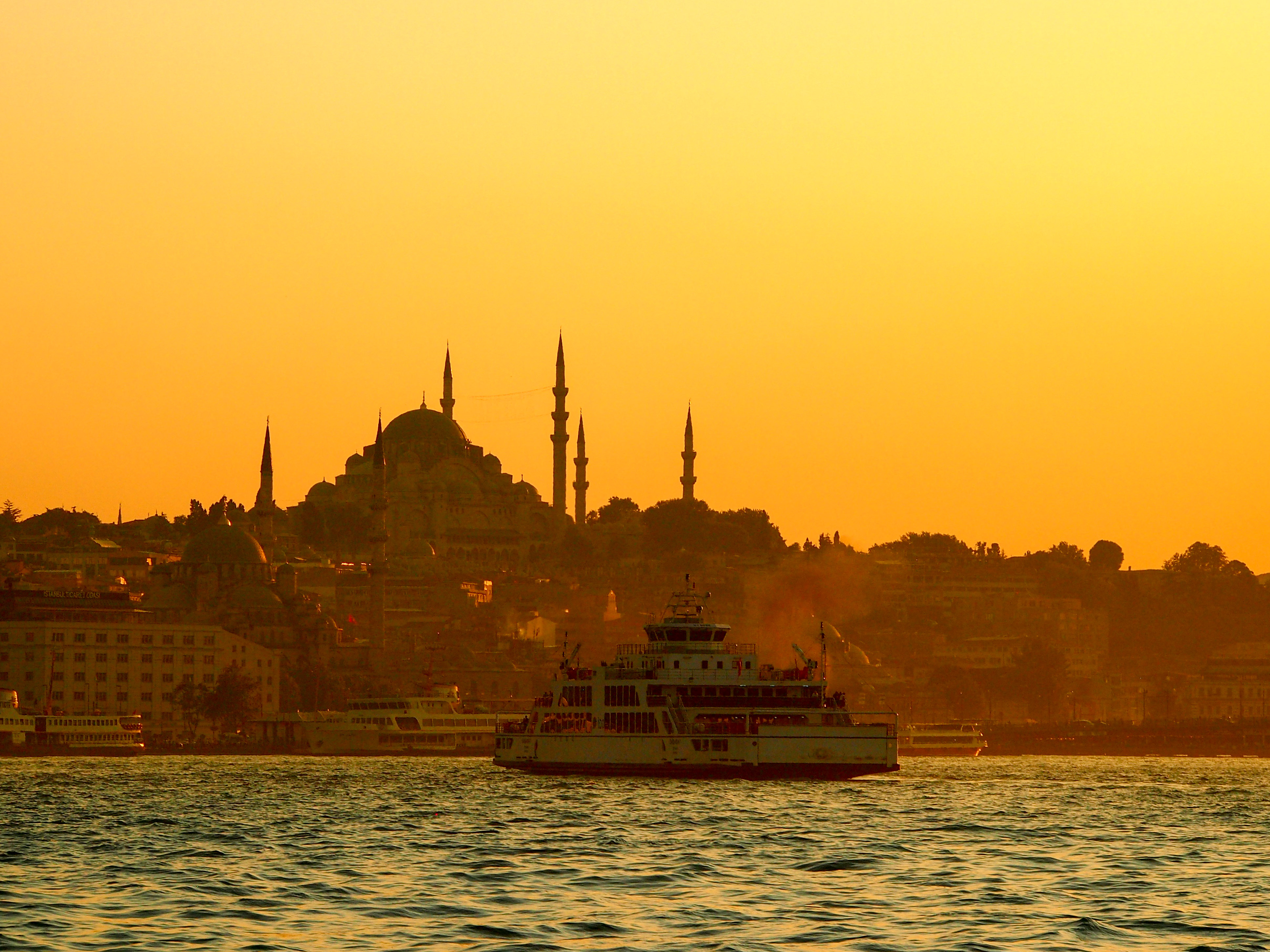 Feature image Sunset in Istanbul, Turkey