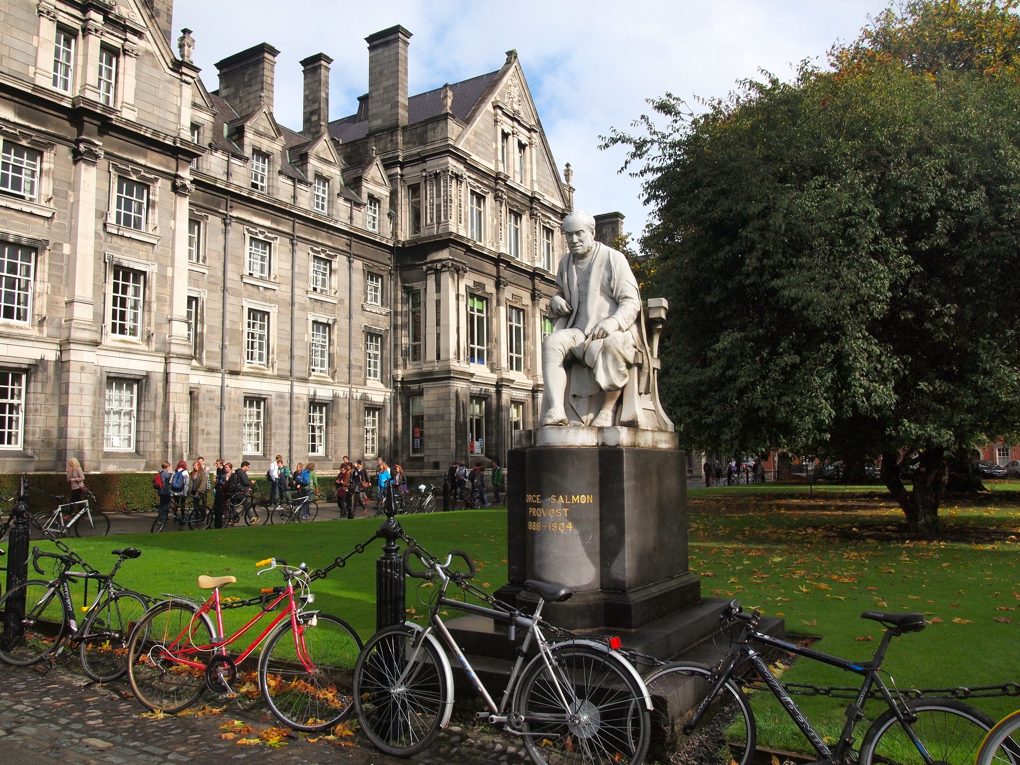 Feature image Trinity College, Dublin