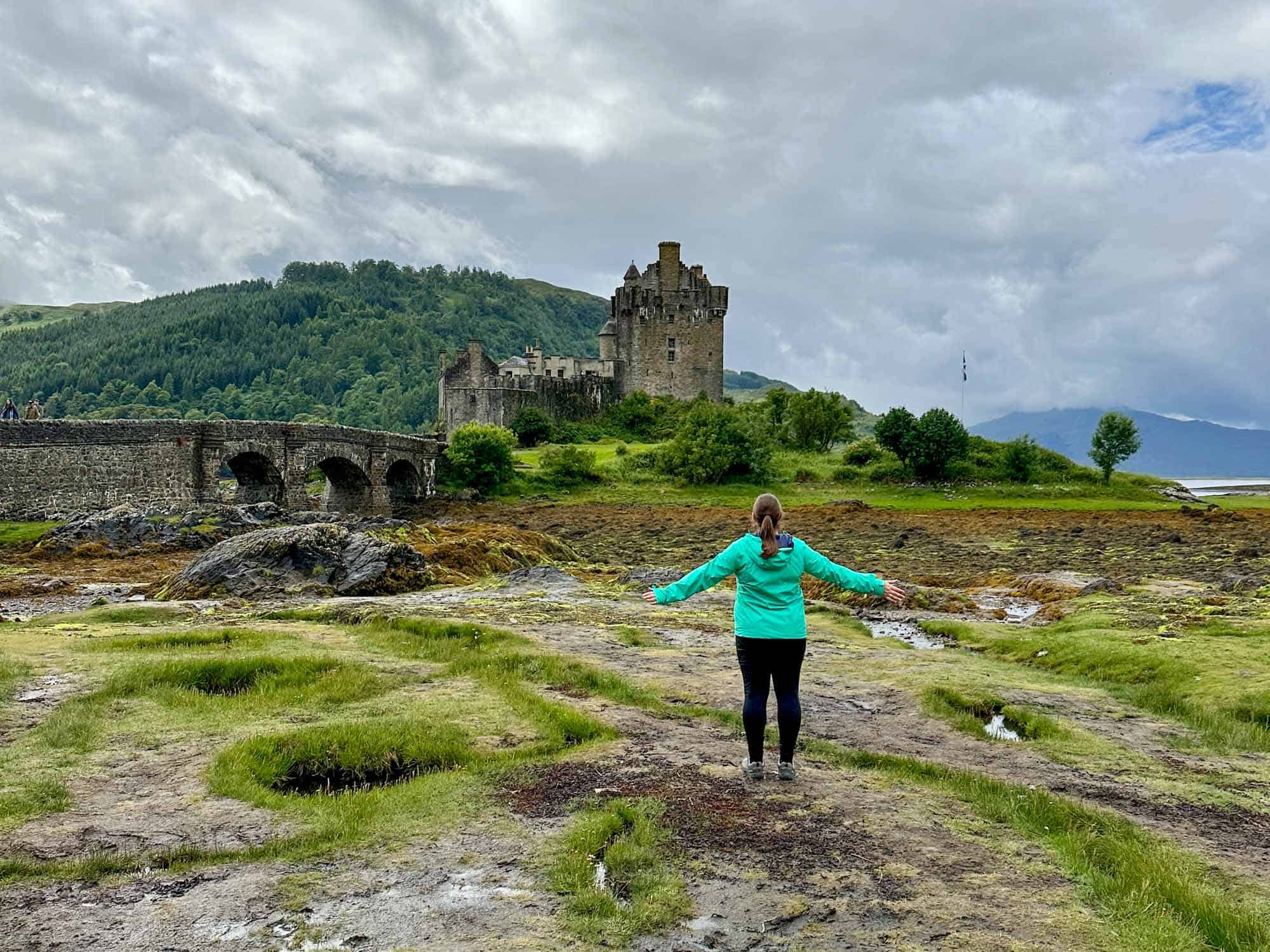 Feature image Amanda at Eilean Donan Castle